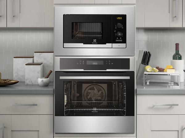 Lò vi sóng Electrolux EMS2085X