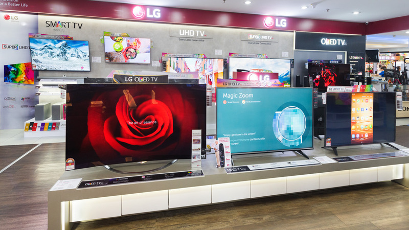 Lựa chọn mua Tivi LG 65 inch ở các siêu thị lớn, các đơn vị bán hàng tại kho sẽ giúp bạn tối ưu được chi phí mua hàng  
