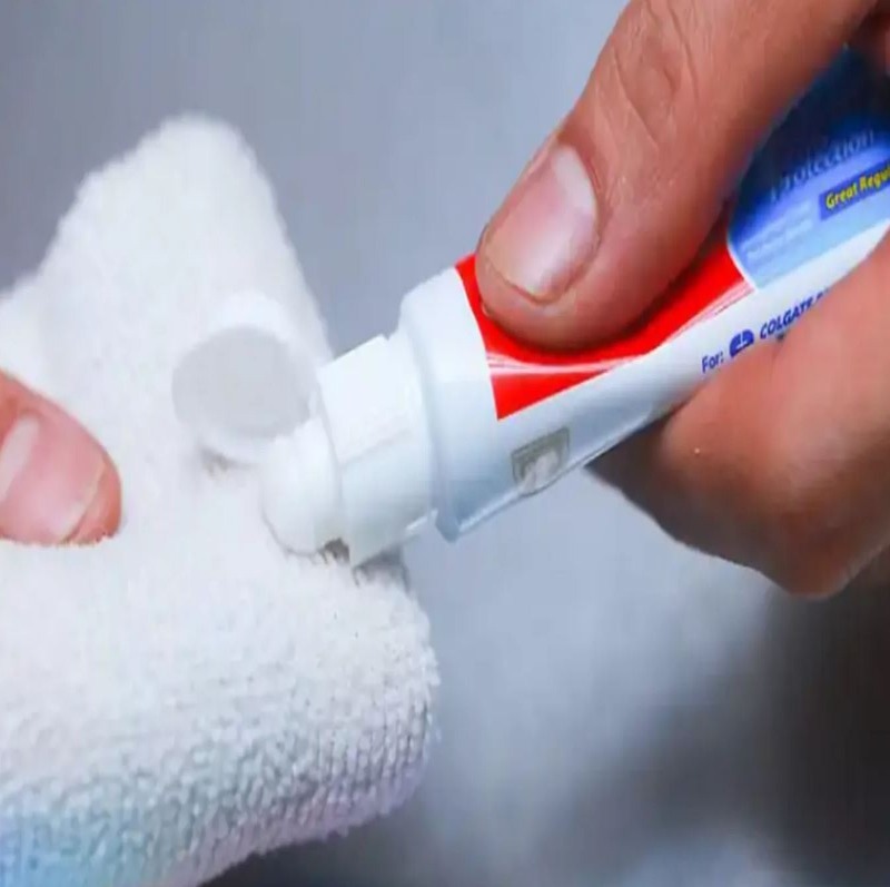 Bạn có thể sử dụng kem đánh răng làm sạch màn hình Tivi