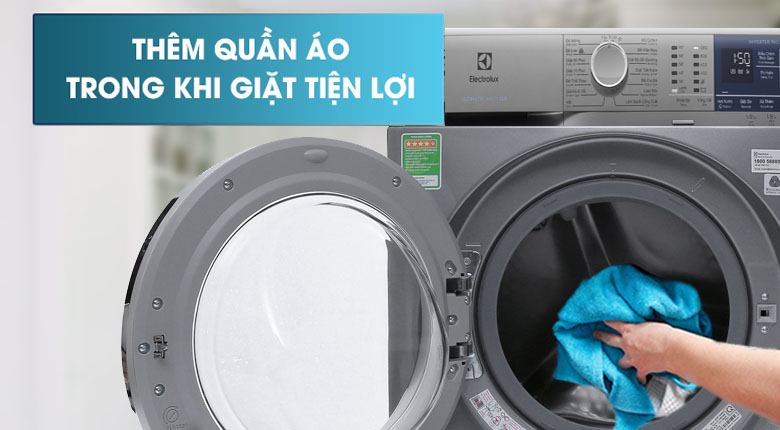 Máy giặt Electrolux inverter 9 kg EWF9024ADSA thêm quần áo
