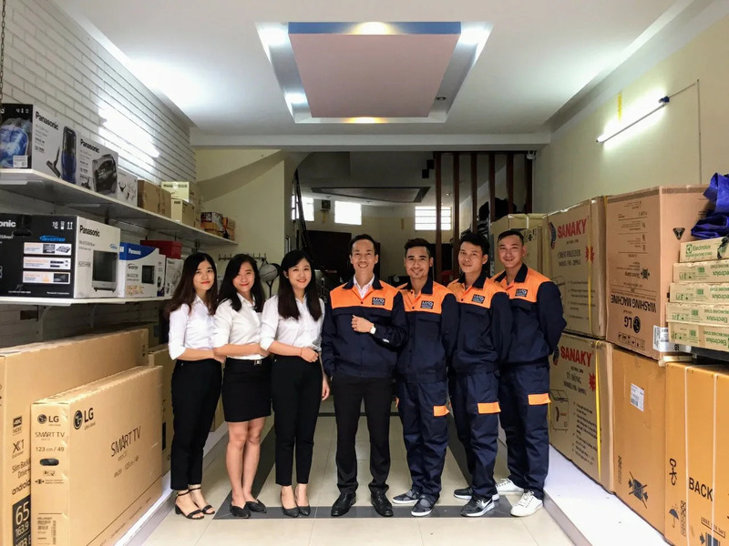 Đội ngũ bán hàng tại Siêu thị điện máy Mạnh Nguyễn