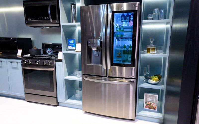  Tủ lạnh LG InstaView “hút hồn” người tiêu dùng với thiết kế cửa kính trong suốt